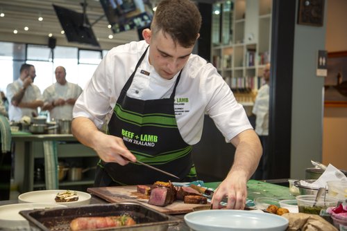 Thong Bao Tuyen Lao Dong Nganh Dau Bep Chuyen Cac Mon Au Lam Viec Tai New Zealand